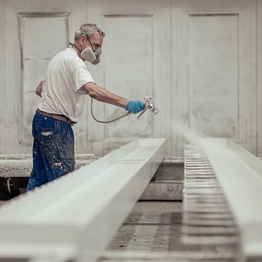 Galerie: Lackierung von Stahlteilen